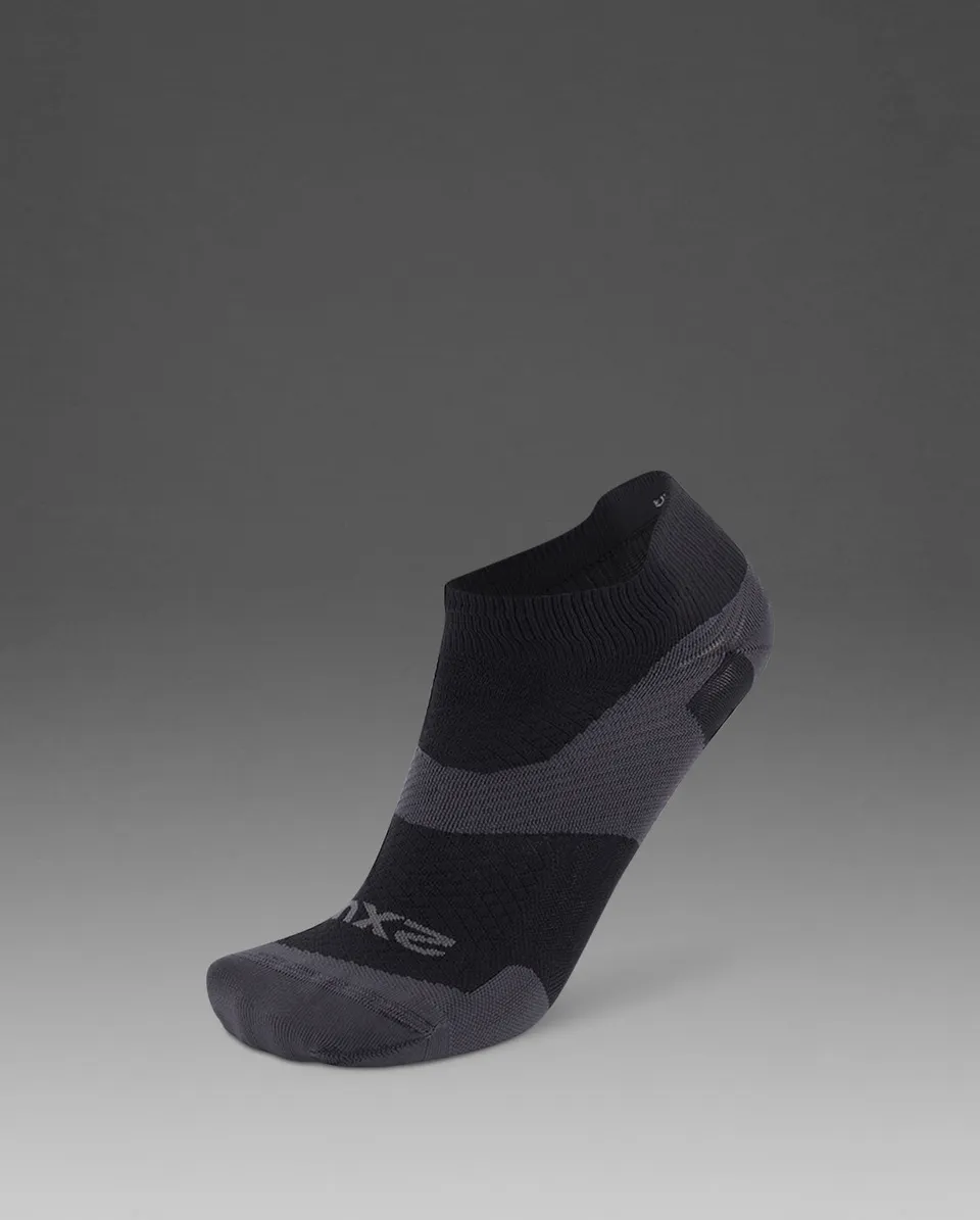 2xu-vectr-ultralight-1-4-crew-socken-schwarz-kompression image 1