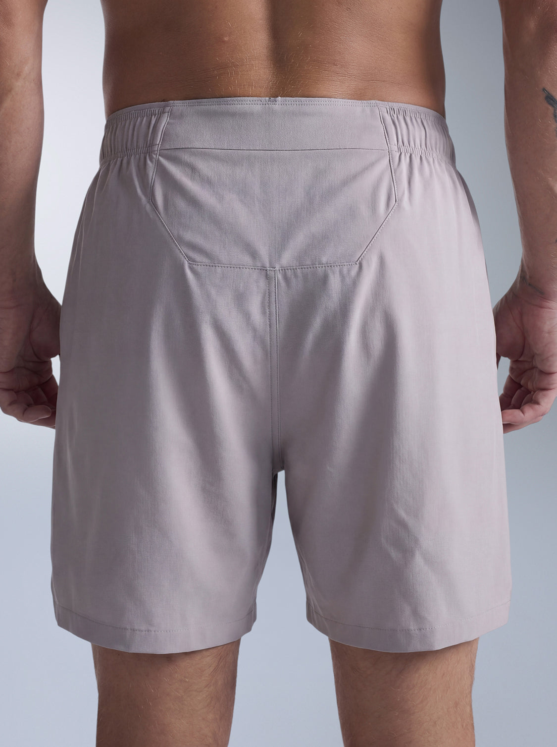 2xu-motion-5-inch-unlined-shorts-herren-carbon-kurz image 6