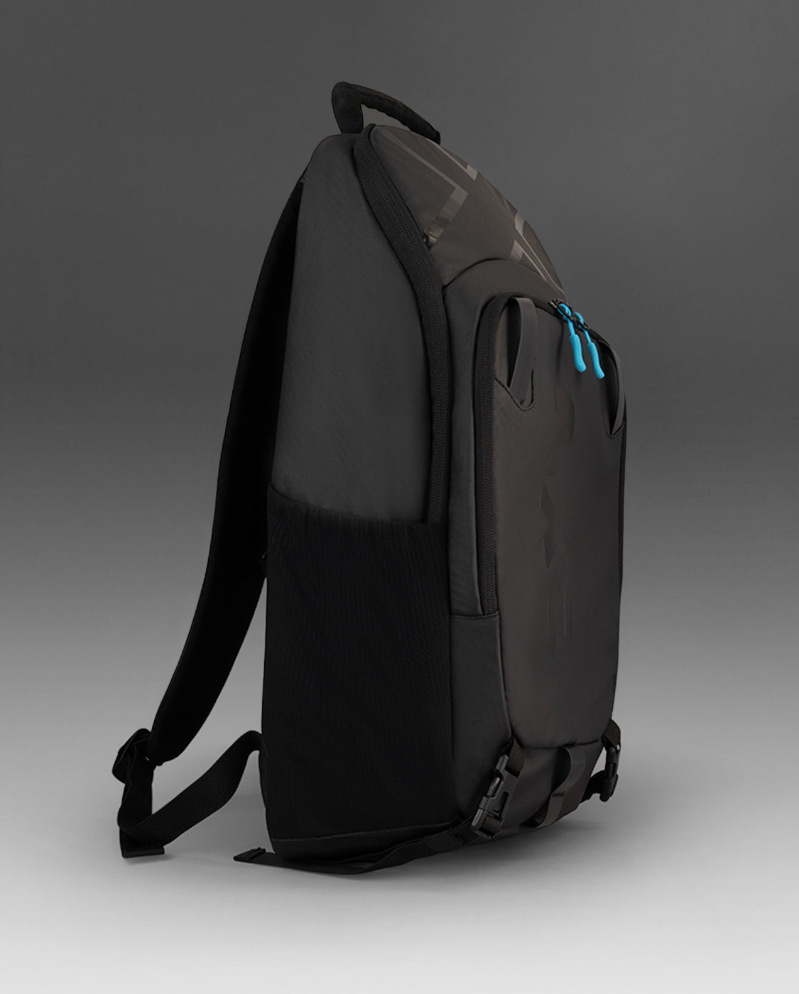2xu-swim-race-commute-rucksack-black-aloha-unisex image 2