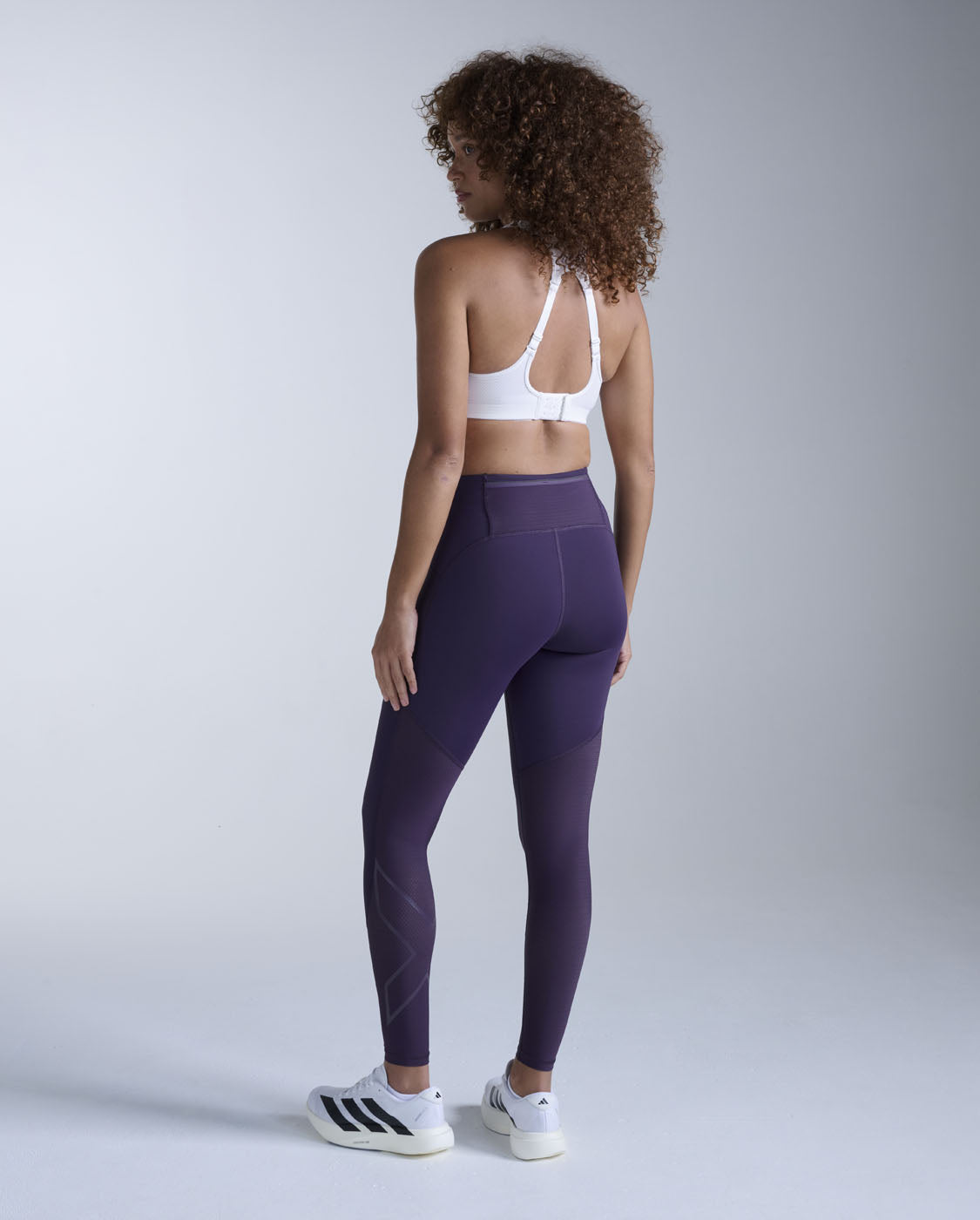 2xu-aero-mesh-hi-rise-kompressionstights-damen-velvet-purple image 8