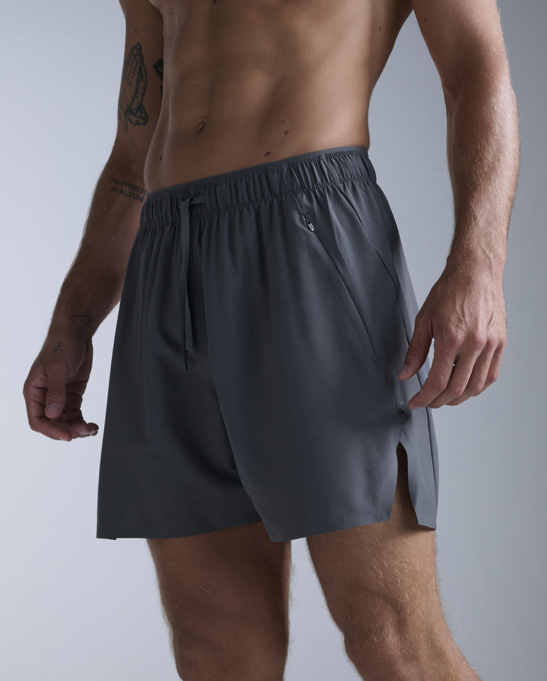 2xu-motion-5-inch-shorts-herren-jupiter image 2