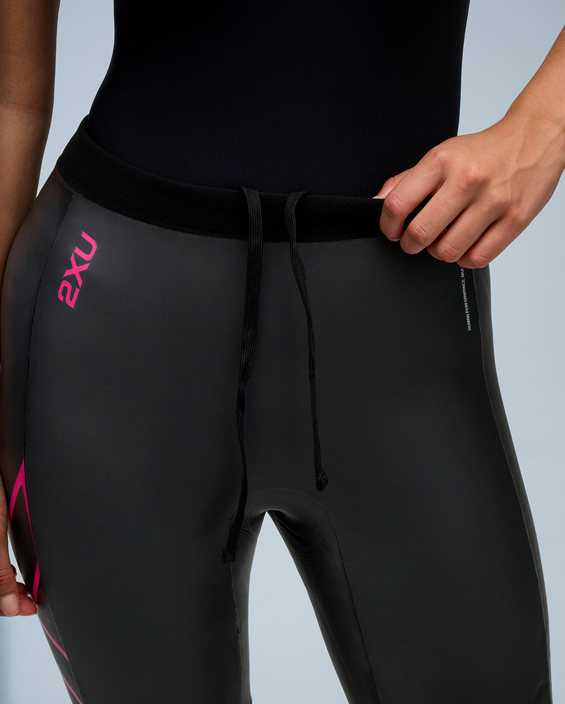 2xu-propel-buoyancy-short-neopren-damen-black-fuchsia image 5