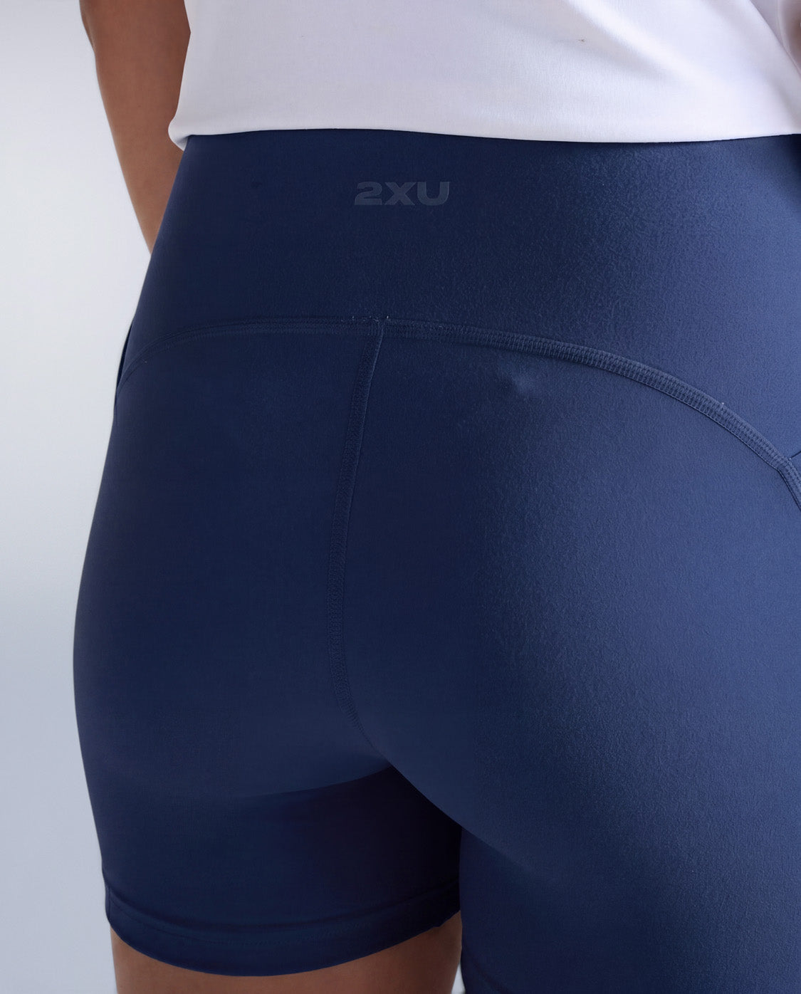 2xu-flex-hi-rise-4-inch-short-damen-midnight-kompressionsshorts image 8