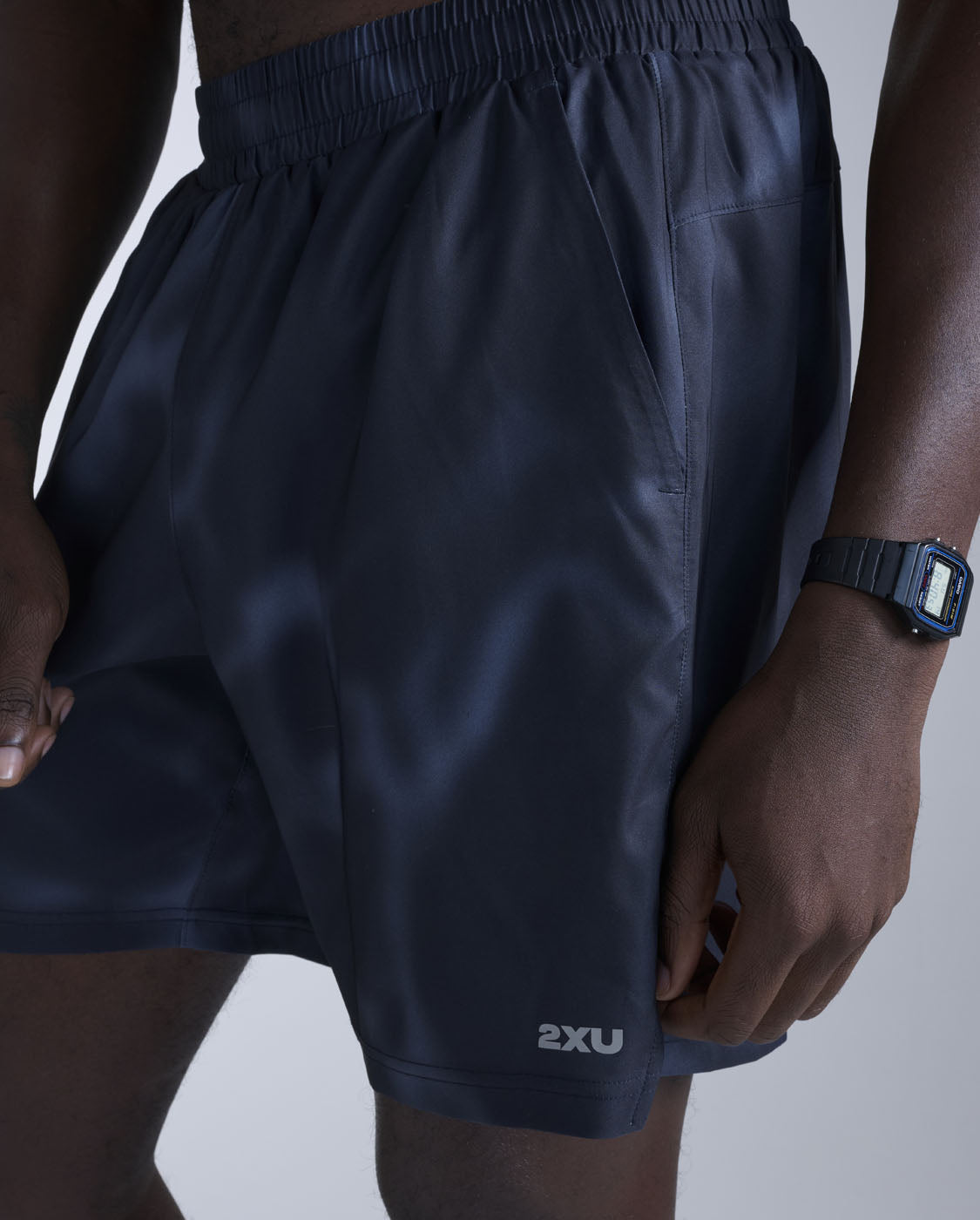 2xu-aero-7-inch-shorts-herren-midnight-marble-laufshorts-mit-liner image 4
