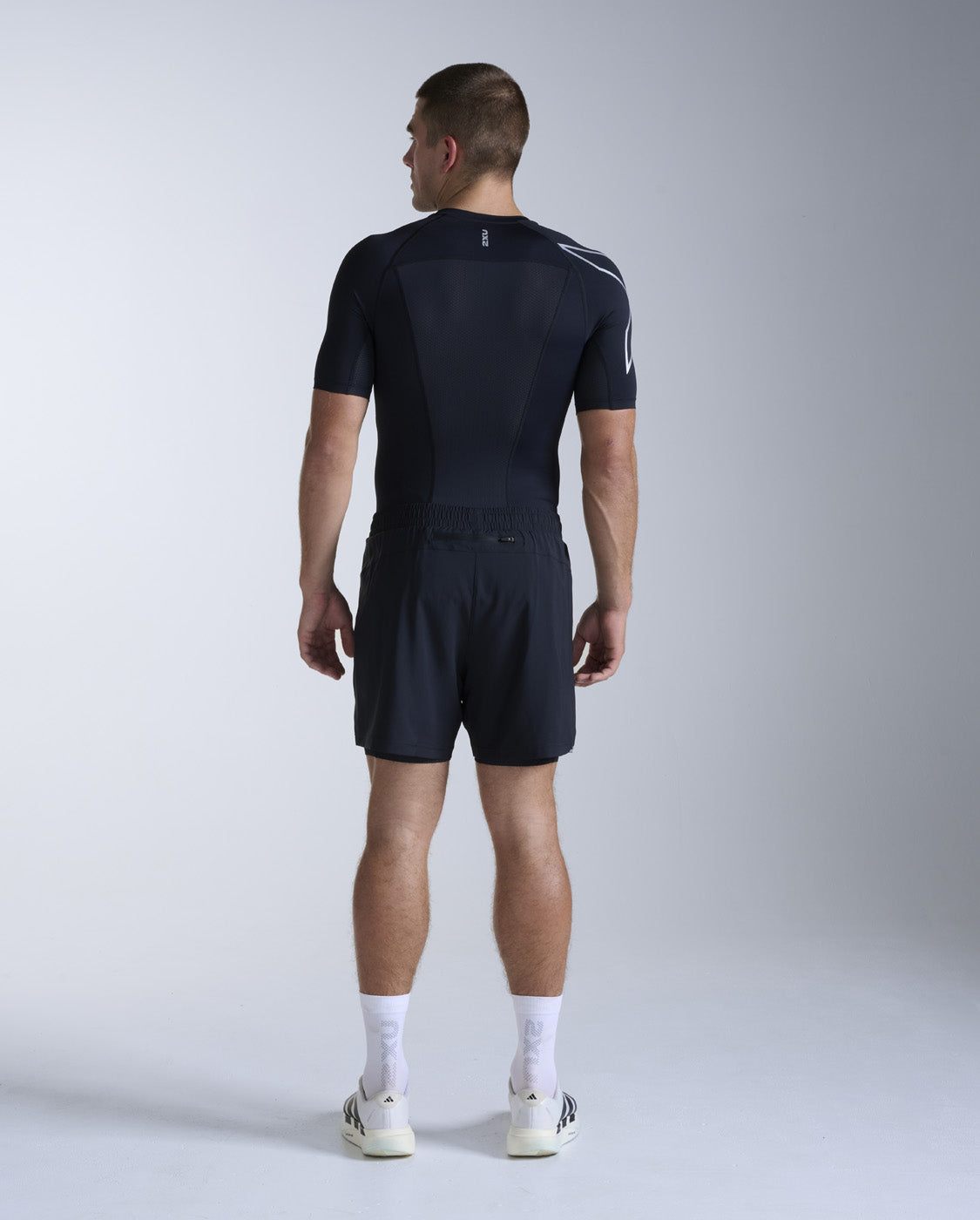 2xu-core-compression-kurzarm-kompressionsshirt-schwarz image 3