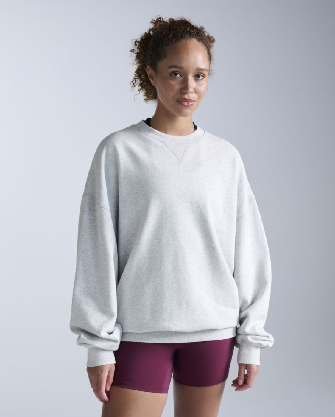 2xu-ez-oversized-bio-baumwoll-crew-grey-marle image 1