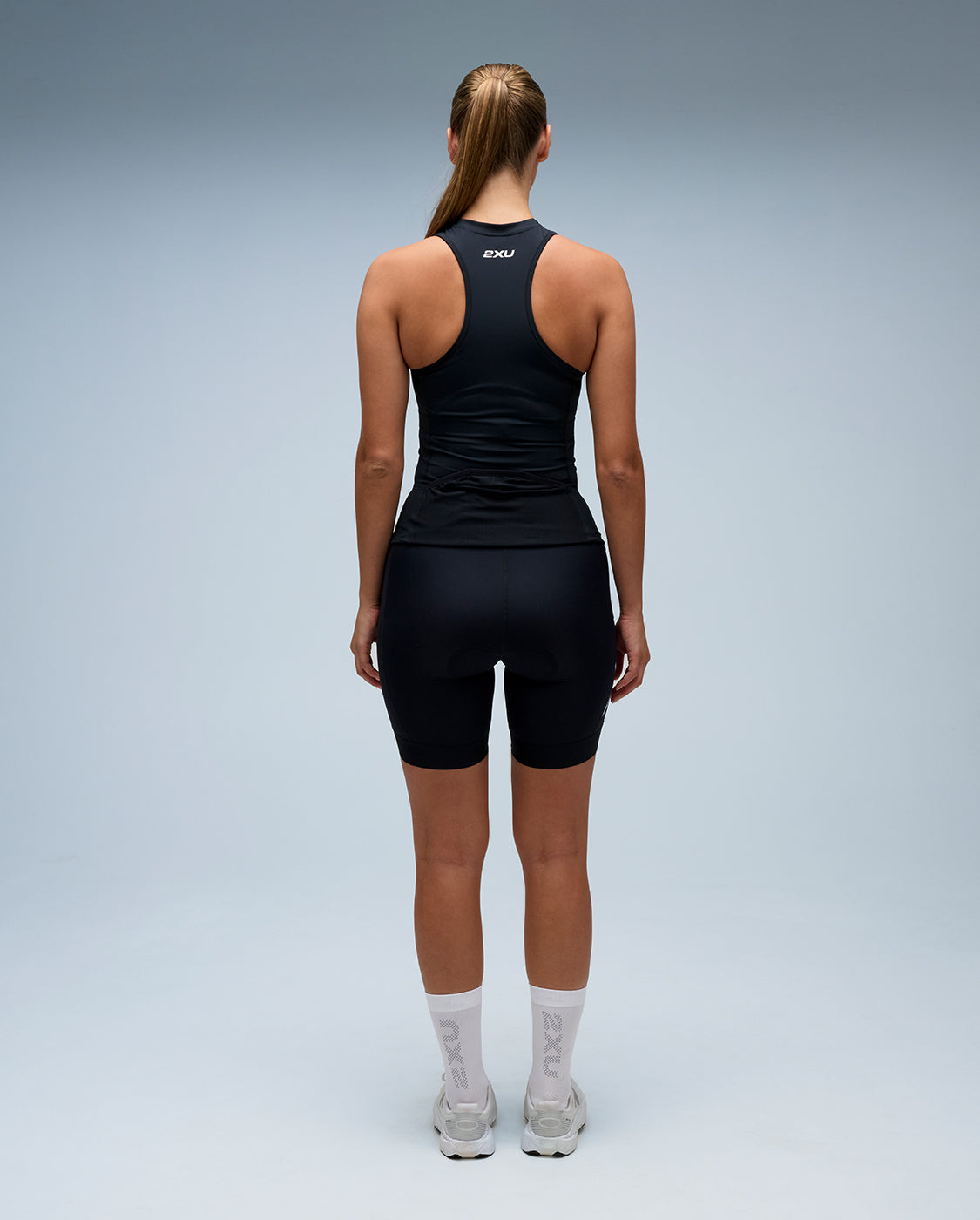 2xu-core-tri-tank-triathlontop-schwarz-wei-damen image 8
