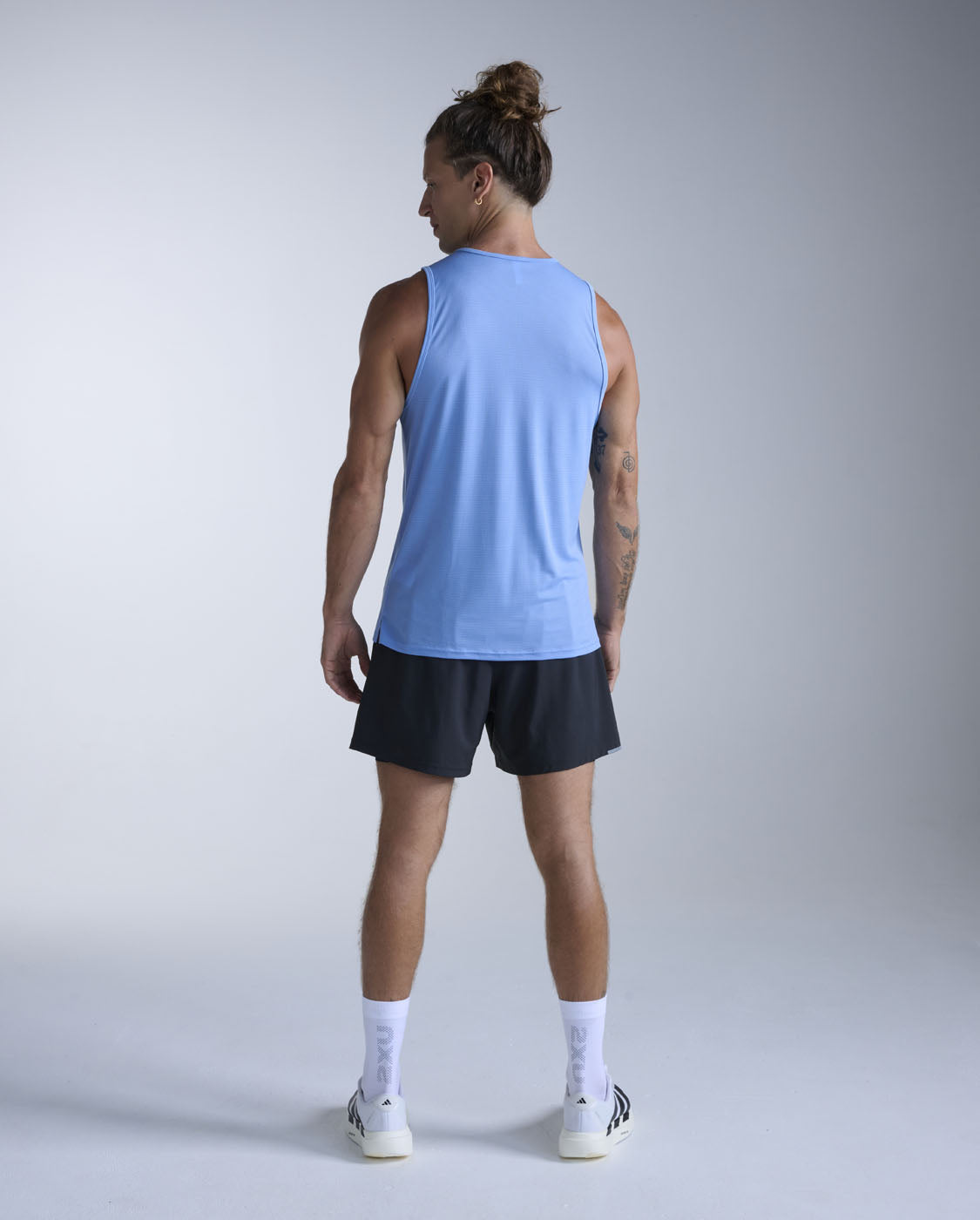 2xu-aero-tank-top-herren-silverlake-blue-mesh image 6