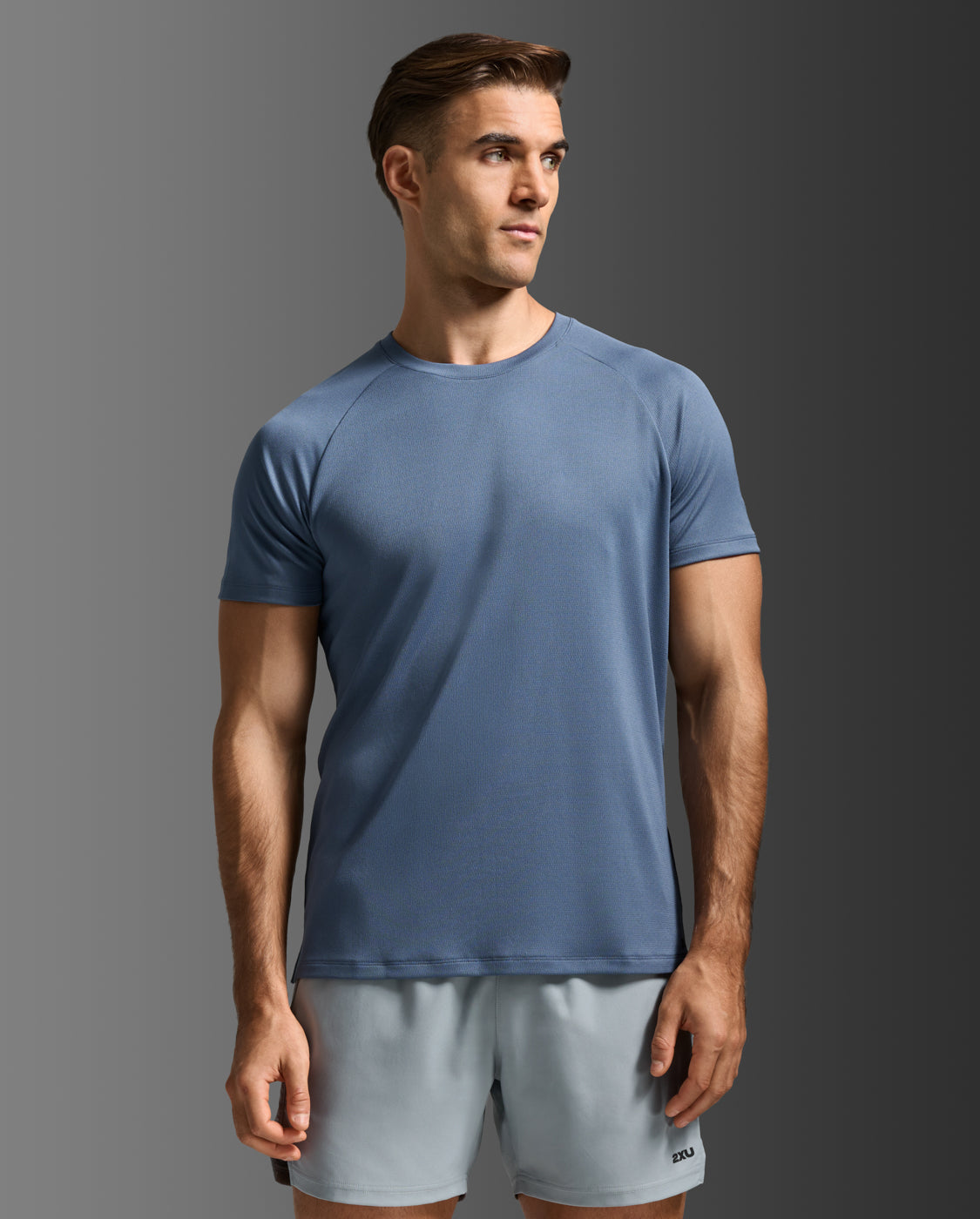 2xu-aero-tee-laufshirt-herren-indigo-kurzarm-slim-fit image 2