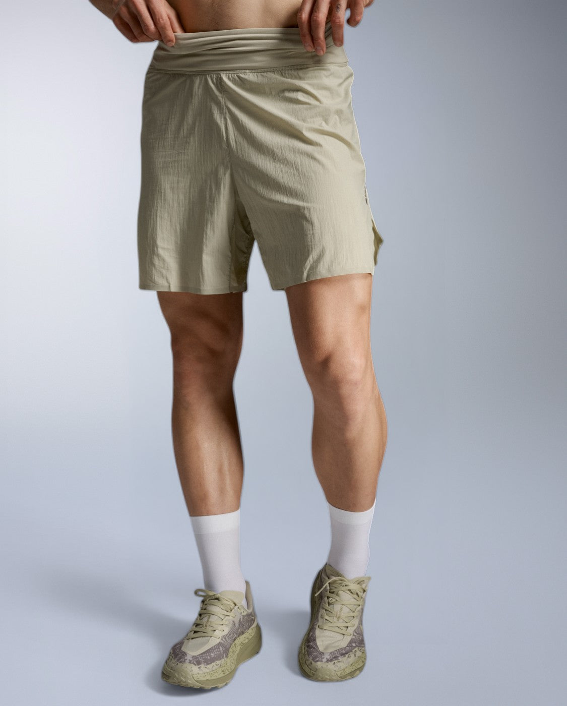 2xu-aero-trail-2-in-1-5-inch-laufshorts-herren-beige image 1