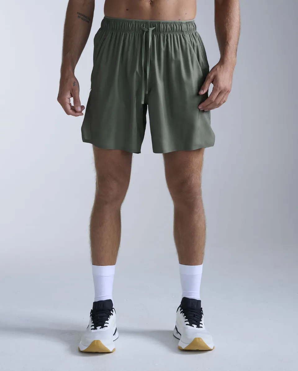 2xu-motion-7-inch-unlined-shorts-herren-fern-green image 1