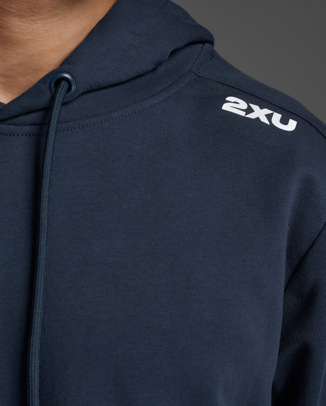 2xu-motion-aspire-kapuzenpullover-midnight-hoodie image 6