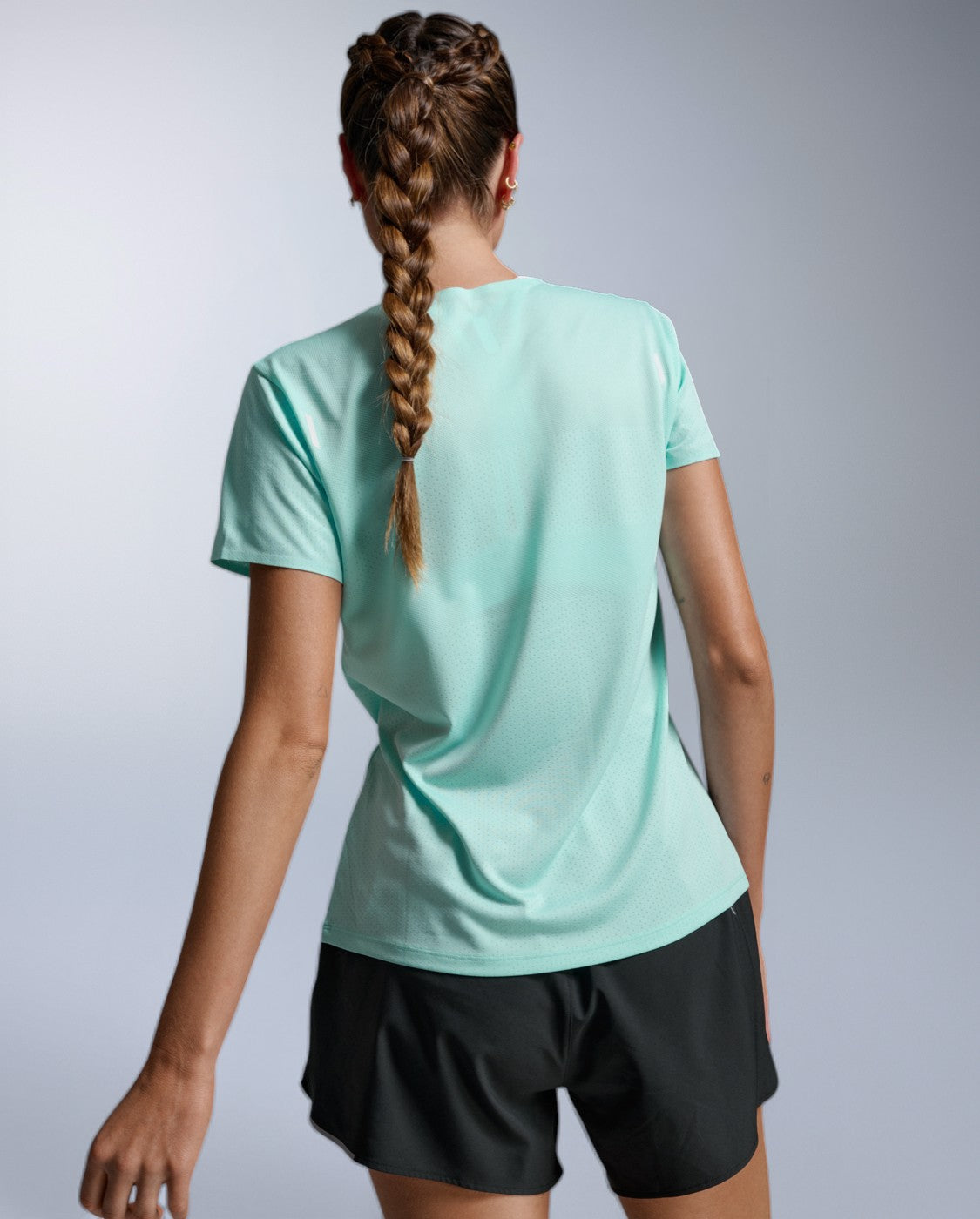 2xu-light-speed-tech-tee-damen-lagoon-laufshirt image 2