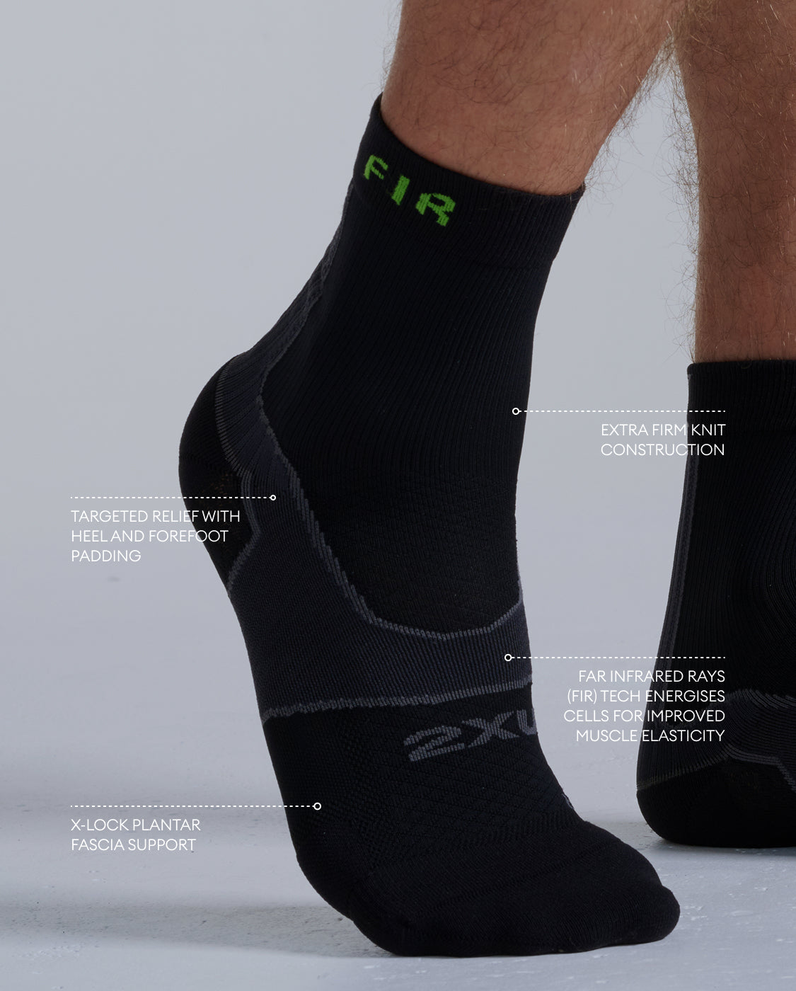 2xu-recovery-achilles-crew-socken-grau-fir-unisex image 2