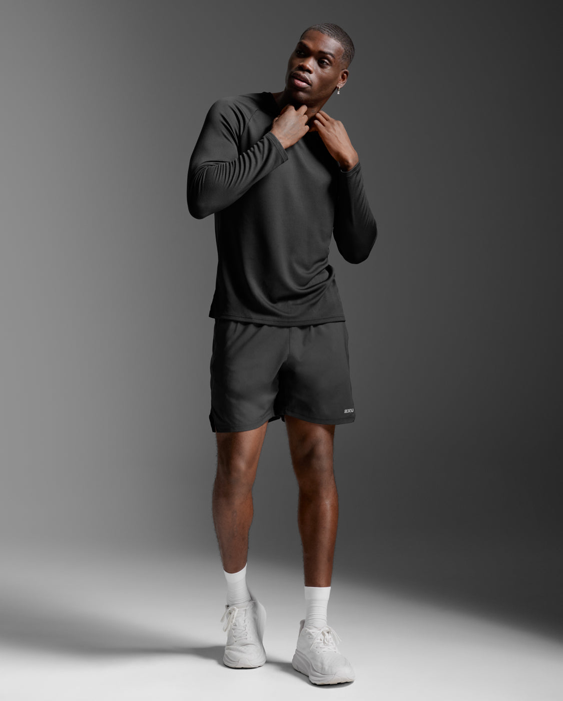 2xu-aero-long-sleeve-laufshirt-schwarz-silver-reflective image 3