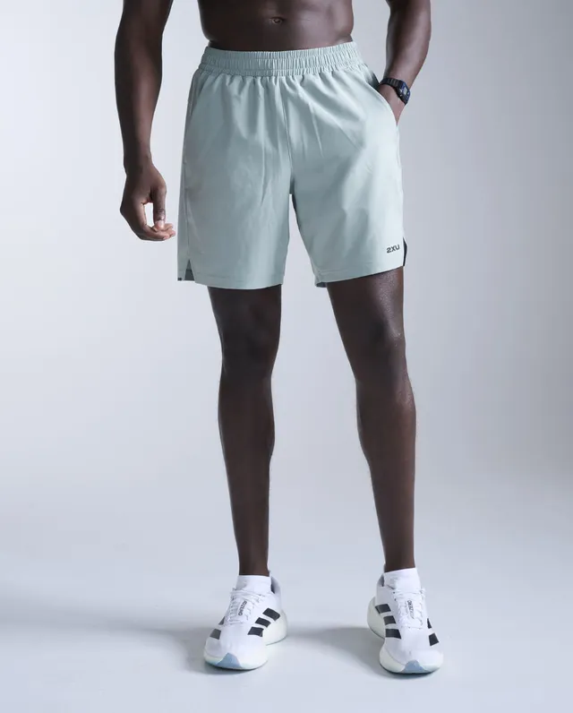 2xu-aero-7-inch-shorts-smoke-blue-black-laufshorts image 1