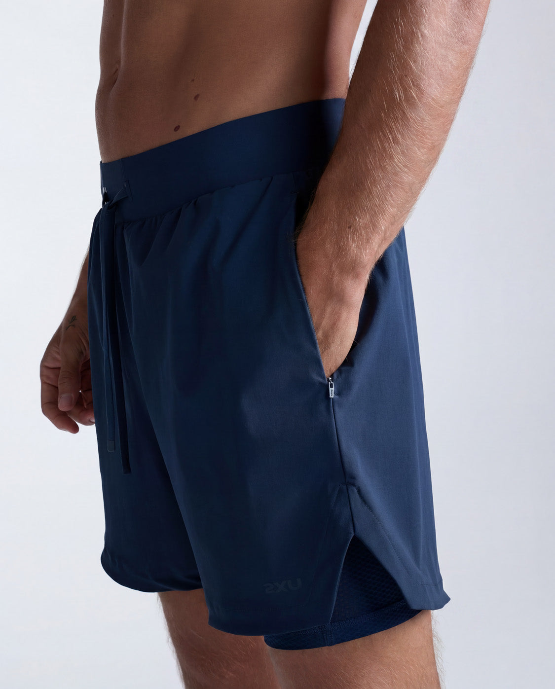 2xu-flex-2-in-1-5-inch-shorts-midnight-midnight image 3