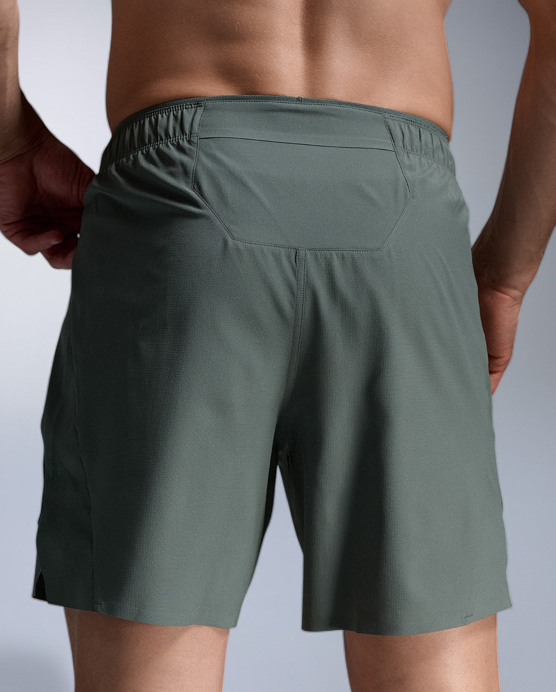2xu-motion-7-inch-shorts-herren-olive-trainingsshorts image 3