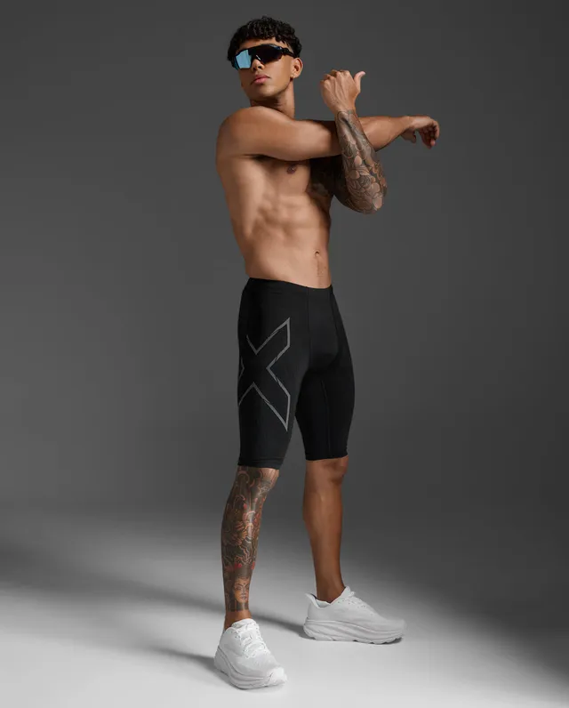 2xu-light-speed-kompressionsshorts-schwarz-reflective image 1