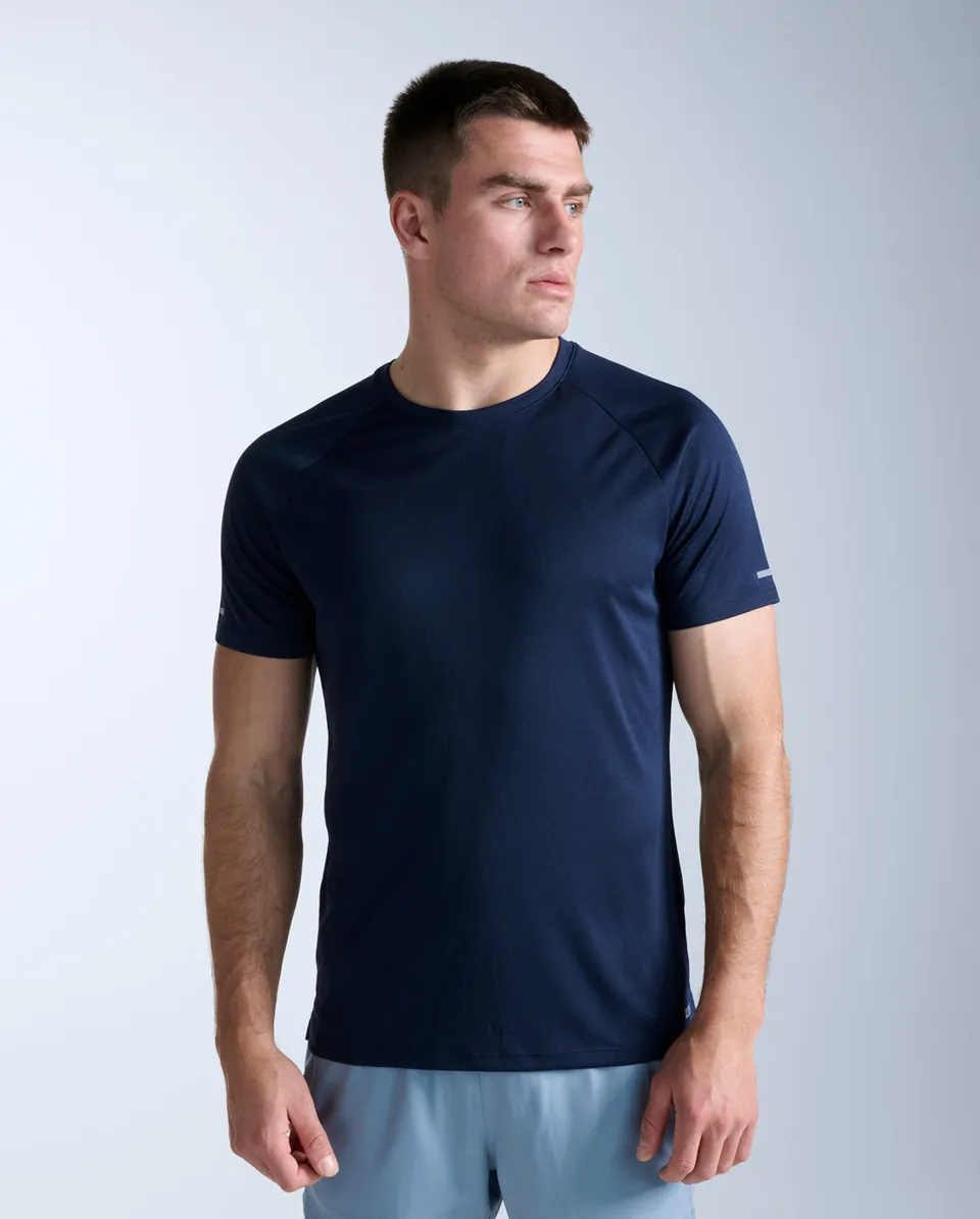2xu-aero-tee-t-shirt-herren-midnight-silber image 1