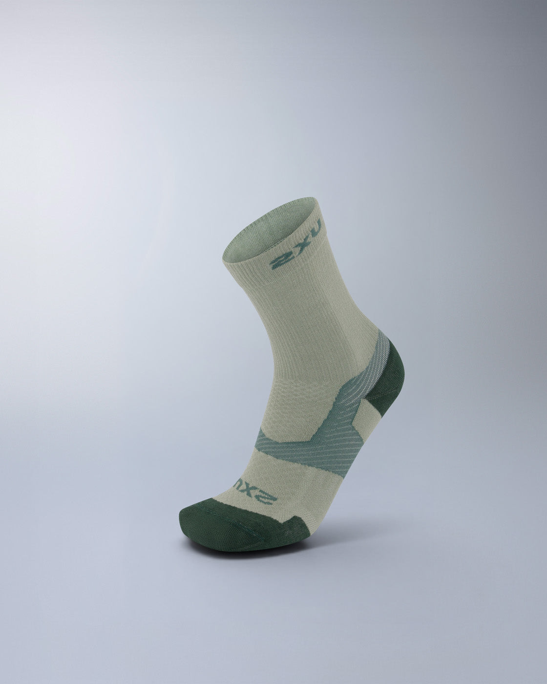 2xu-vectr-light-cushion-merino-crew-socken-eucalyptus-merino image 1
