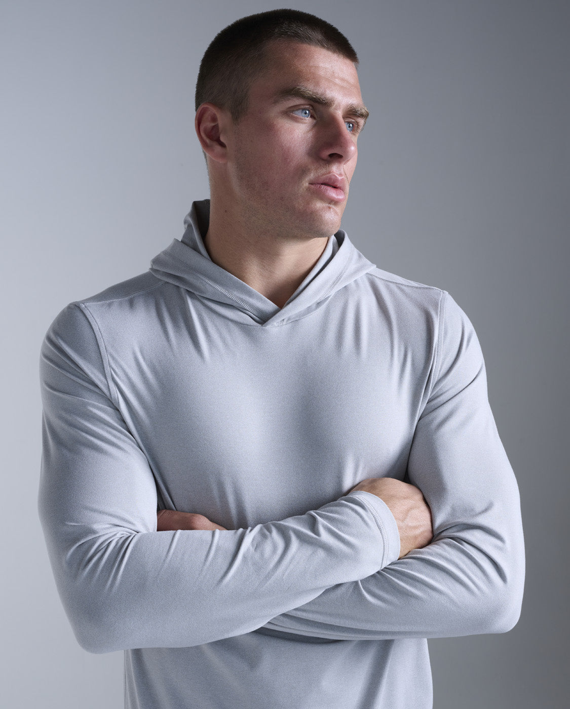 2xu-motion-hoodie-herren-harbor-mist-langarm-warm image 2