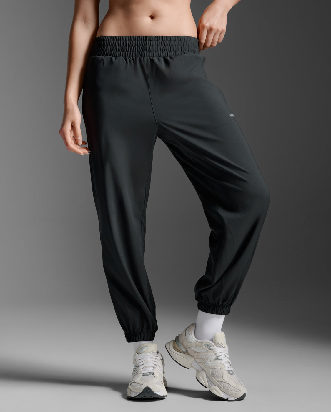 2xu-aero-woven-jogger-damen-schwarz-atmungsaktiv image 5