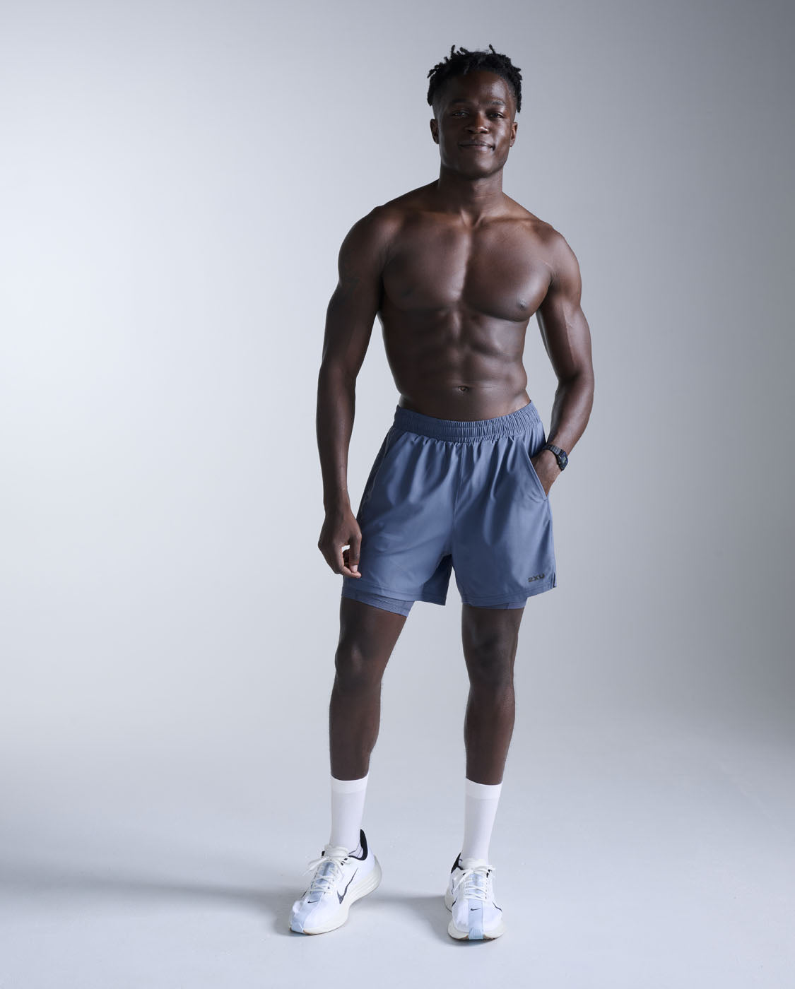 2xu-aero-mesh-2-in-1-5-inch-shorts-laufshorts-indigo image 2