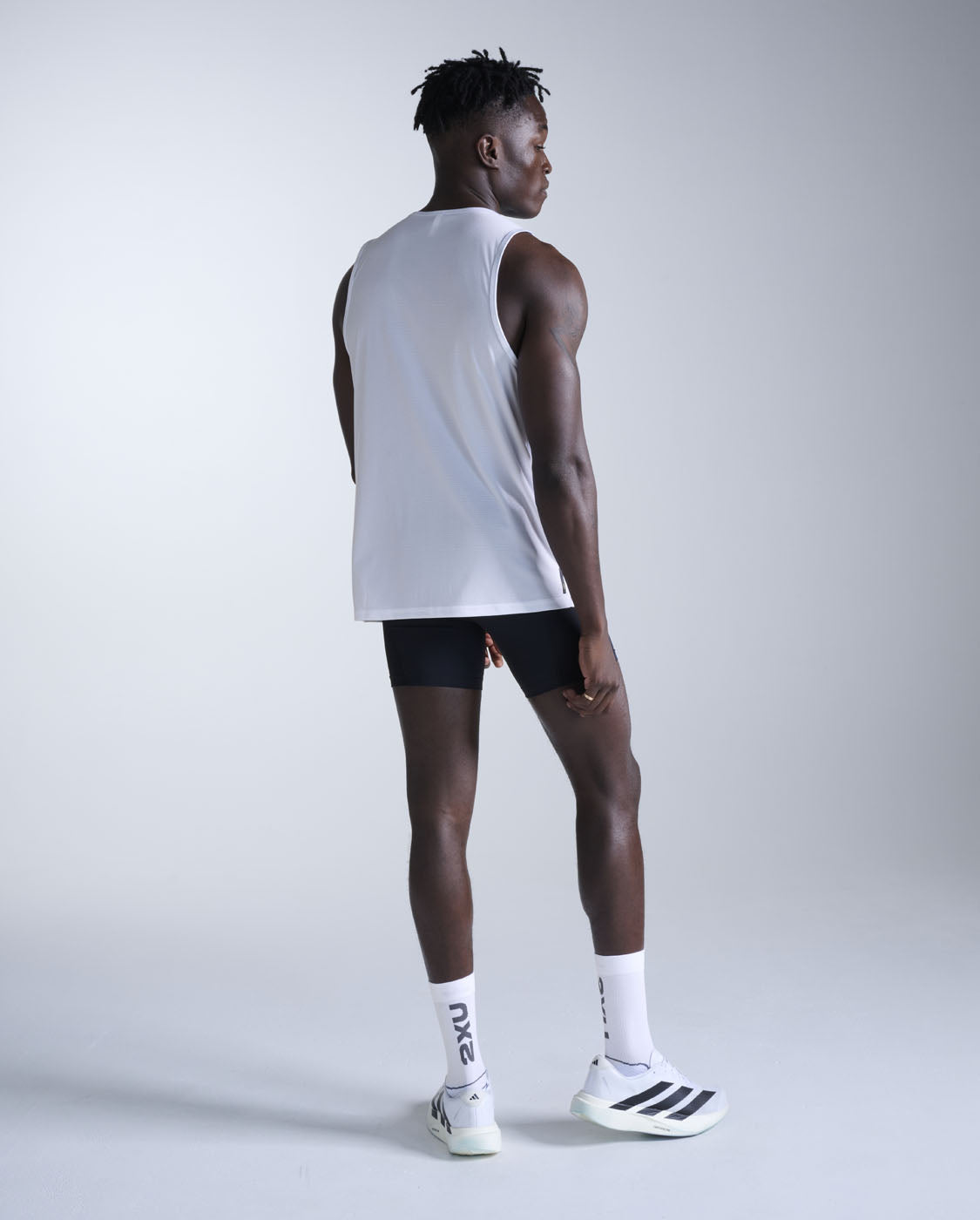 2xu-core-compression-1-2-shorts-herren-black-black image 8