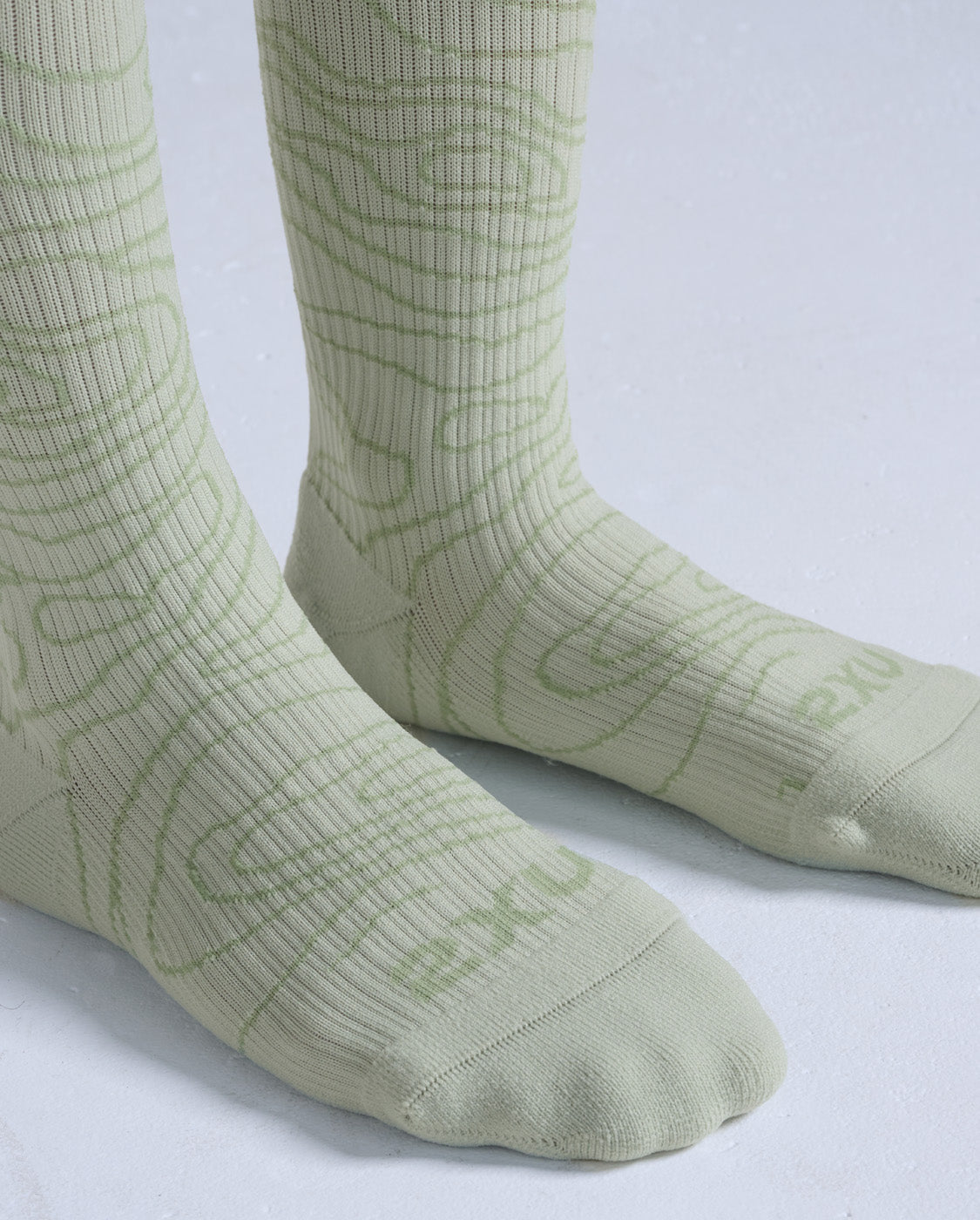 2xu-flight-bamboo-charcoal-kompressionssocken-seafoam image 5