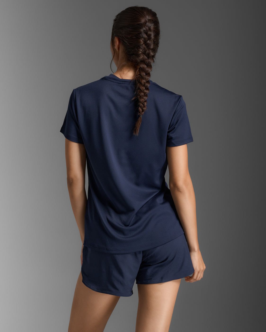 2xu-motion-aspire-tee-laufshirt-damen-midnight-kurzarm image 3