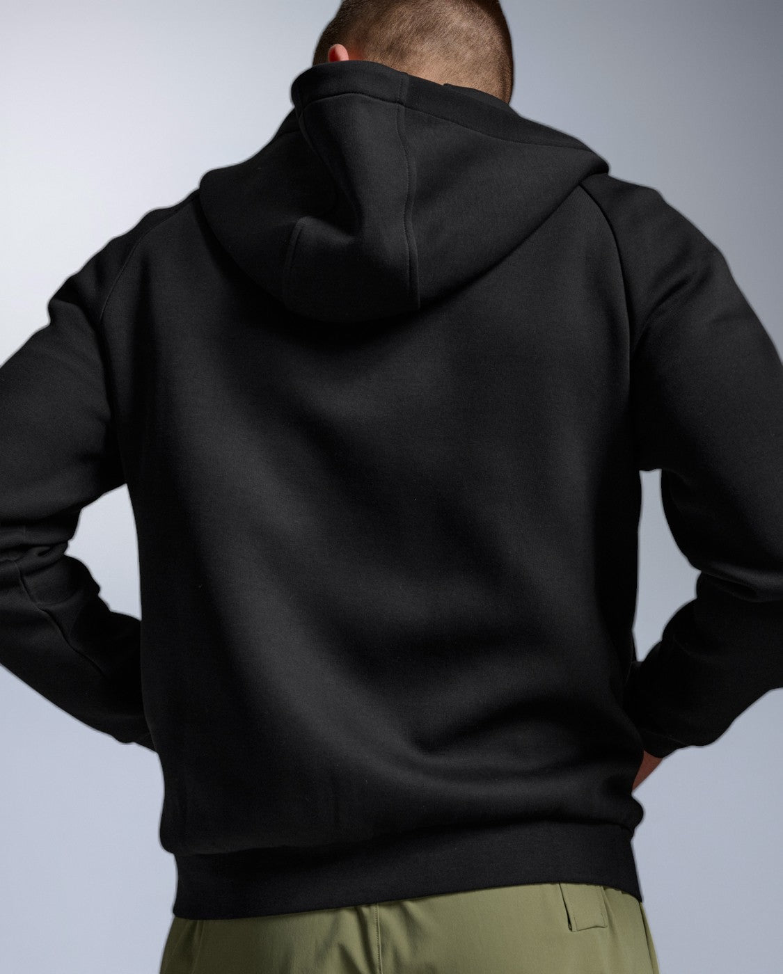 2xu-24-7-commute-full-zip-hoodie-herren-schwarz-fleece image 4