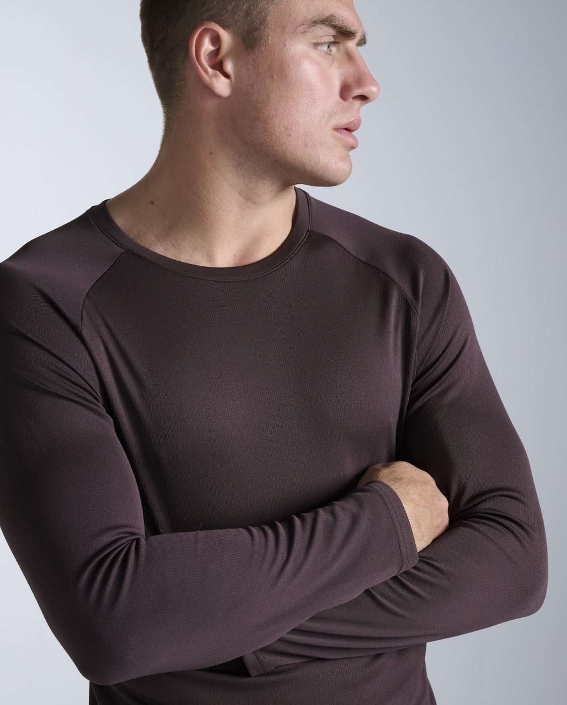 2xu-aero-long-sleeve-laufshirt-bark-black-reflective image 6