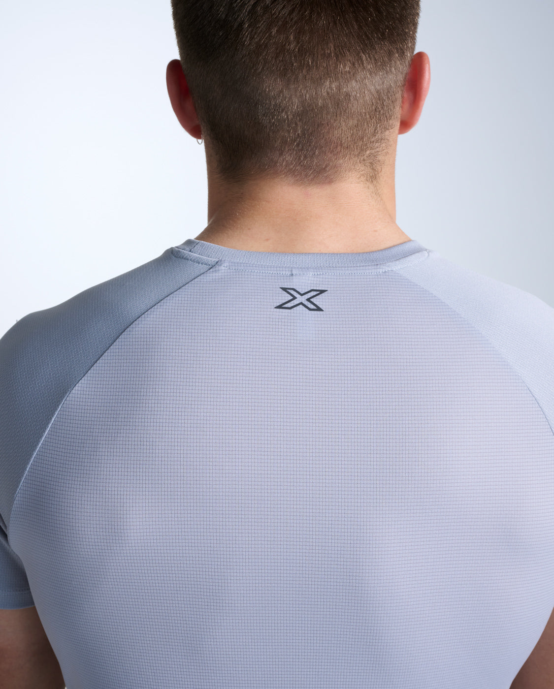 2xu-aero-tee-laufshirt-herren-weathervane-reflective image 4