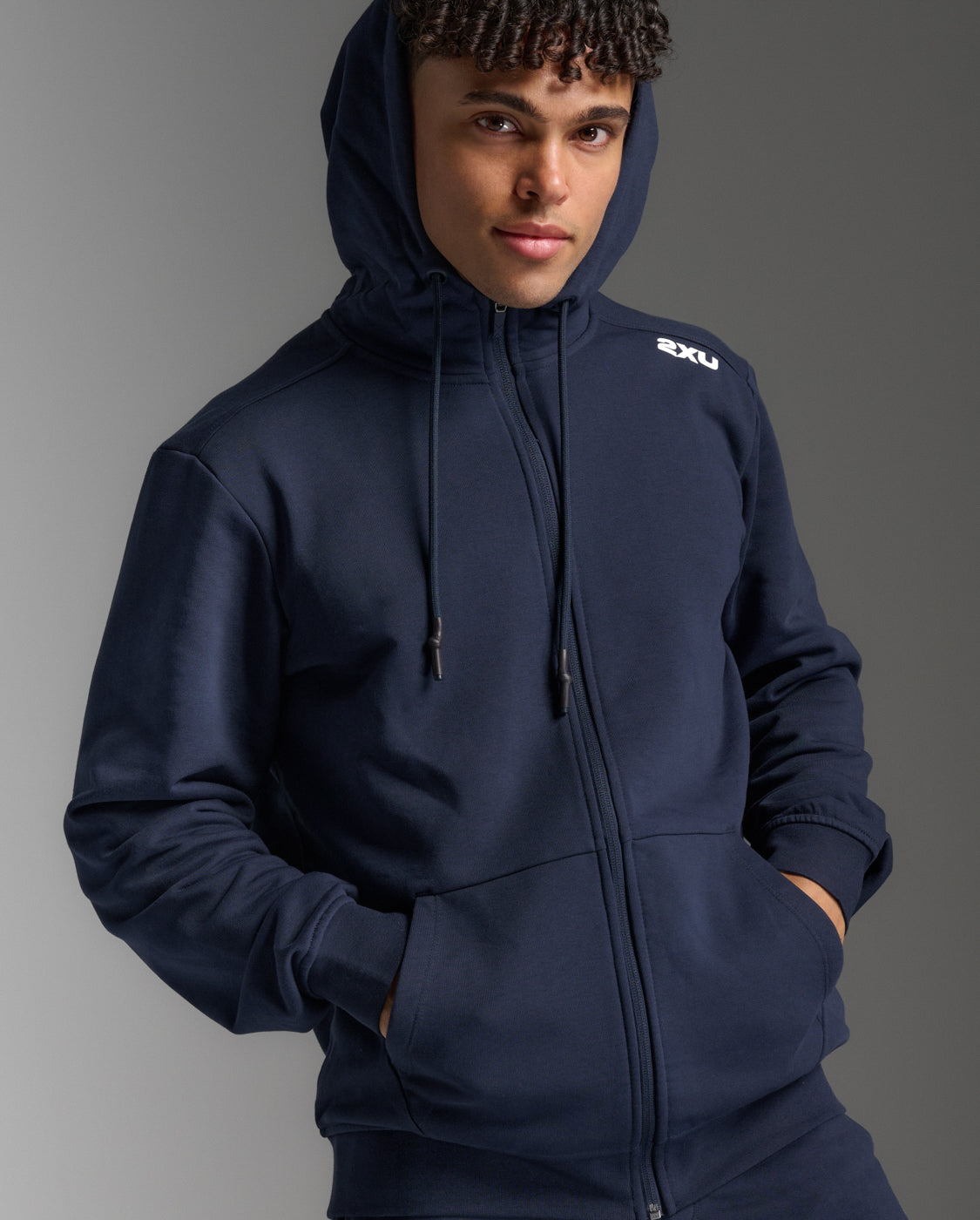 2xu-motion-aspire-zip-hoodie-herren-midnight-white-fleece image 1