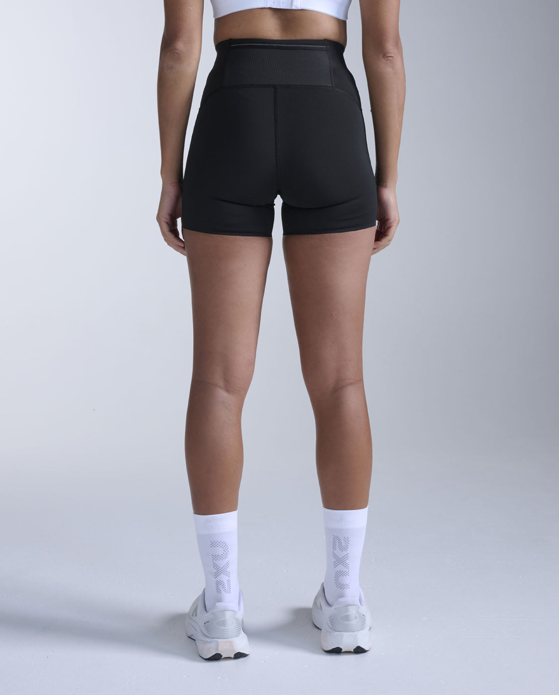 2xu-aero-mesh-hi-rise-4-inch-kompressionsshorts-schwarz image 2