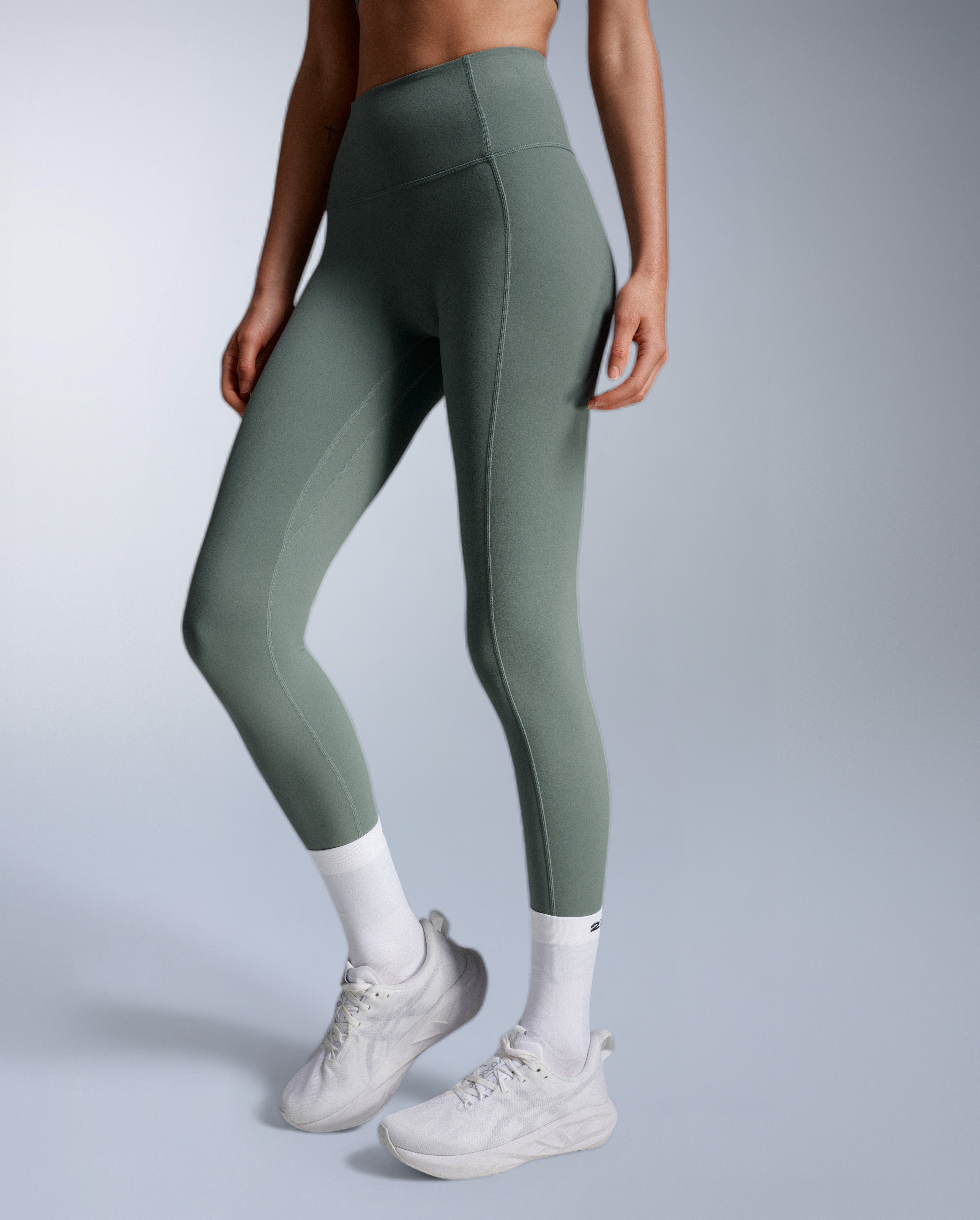 2xu-fluid-hi-rise-tights-damen-oliver-leaf-formend image 2