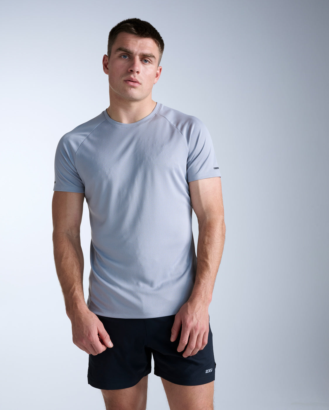 2xu-aero-tee-laufshirt-herren-weathervane-reflective image 1