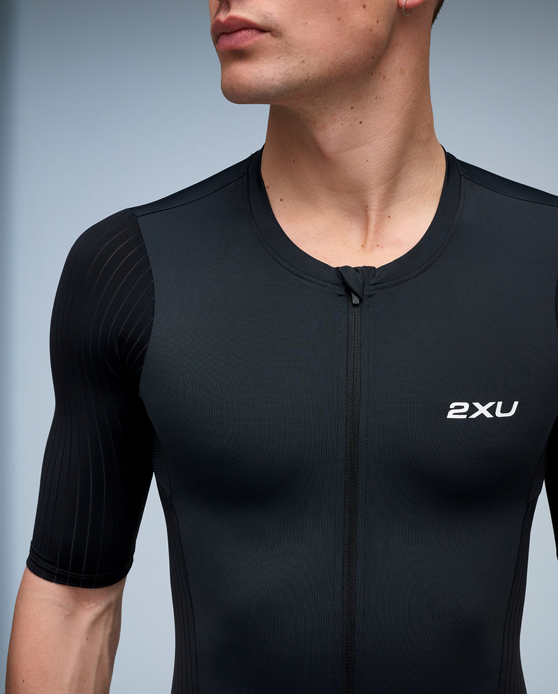 2xu-aero-tri-sleeved-top-triathlon-shirt-herren-schwarz image 5