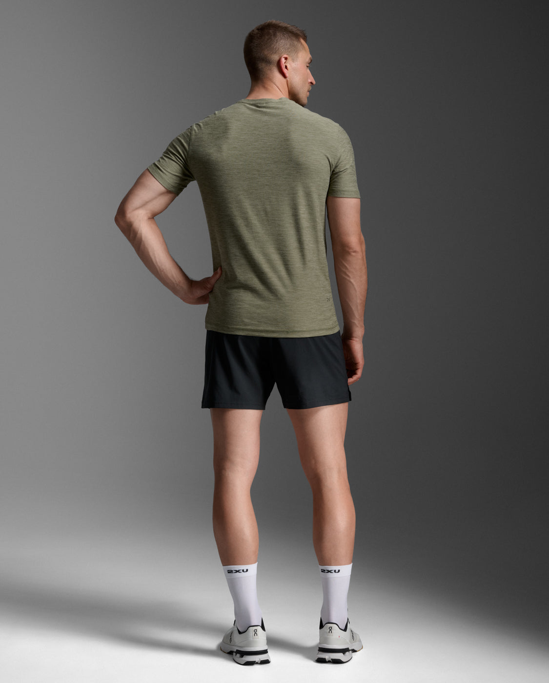 2xu-signature-t-shirt-herren-hunter-green-regular image 3