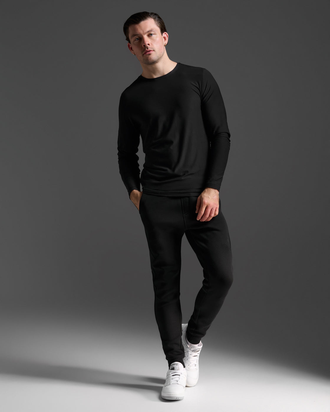 2xu-signature-long-sleeve-tee-langarmshirt-schwarz-atmungsaktiv image 4