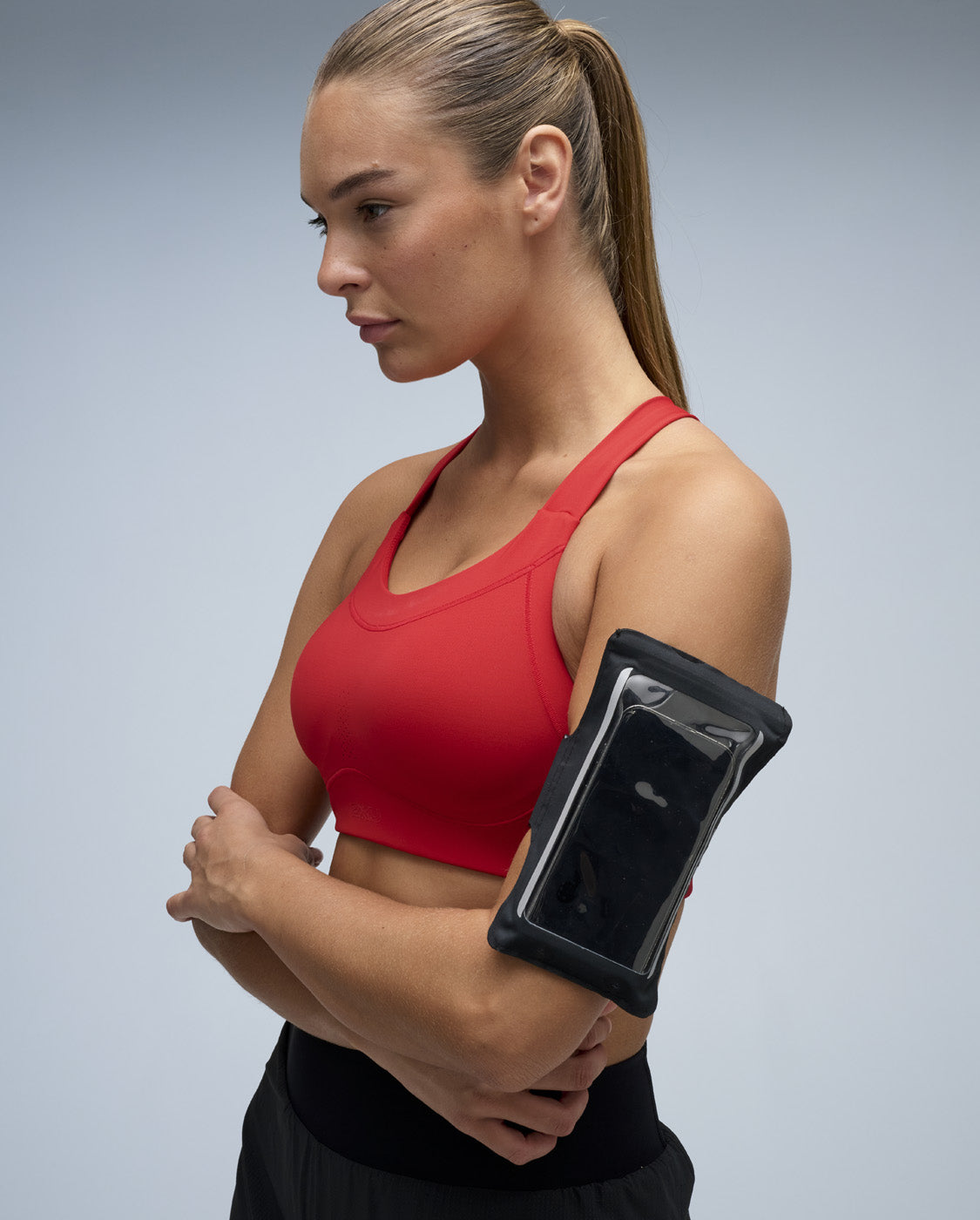 2xu-run-arm-band-handyarmband-schwarz-osfa image 7