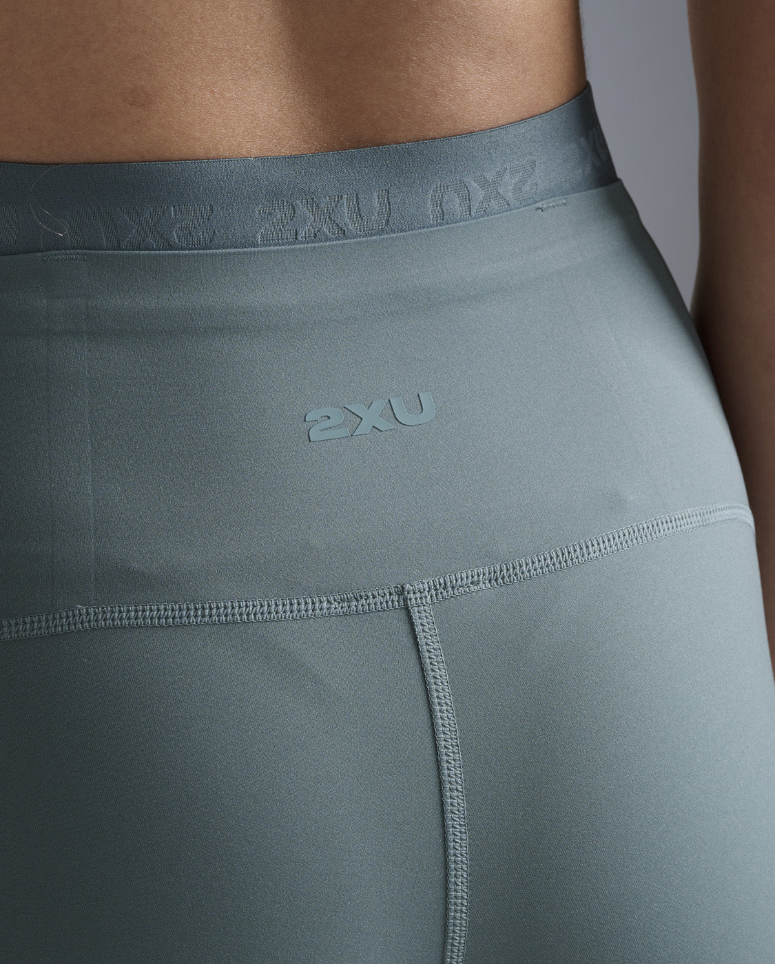 2xu-form-stash-hi-rise-compression-shorts-olive-4-inch image 5