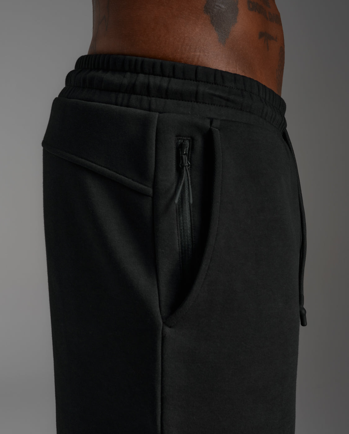 2xu-24-7-commute-spacer-shorts-herren-black-black image 6