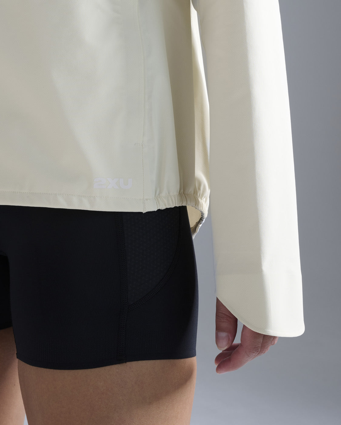 2xu-ignition-shield-regenjacke-damen-beige-wasserdicht image 8
