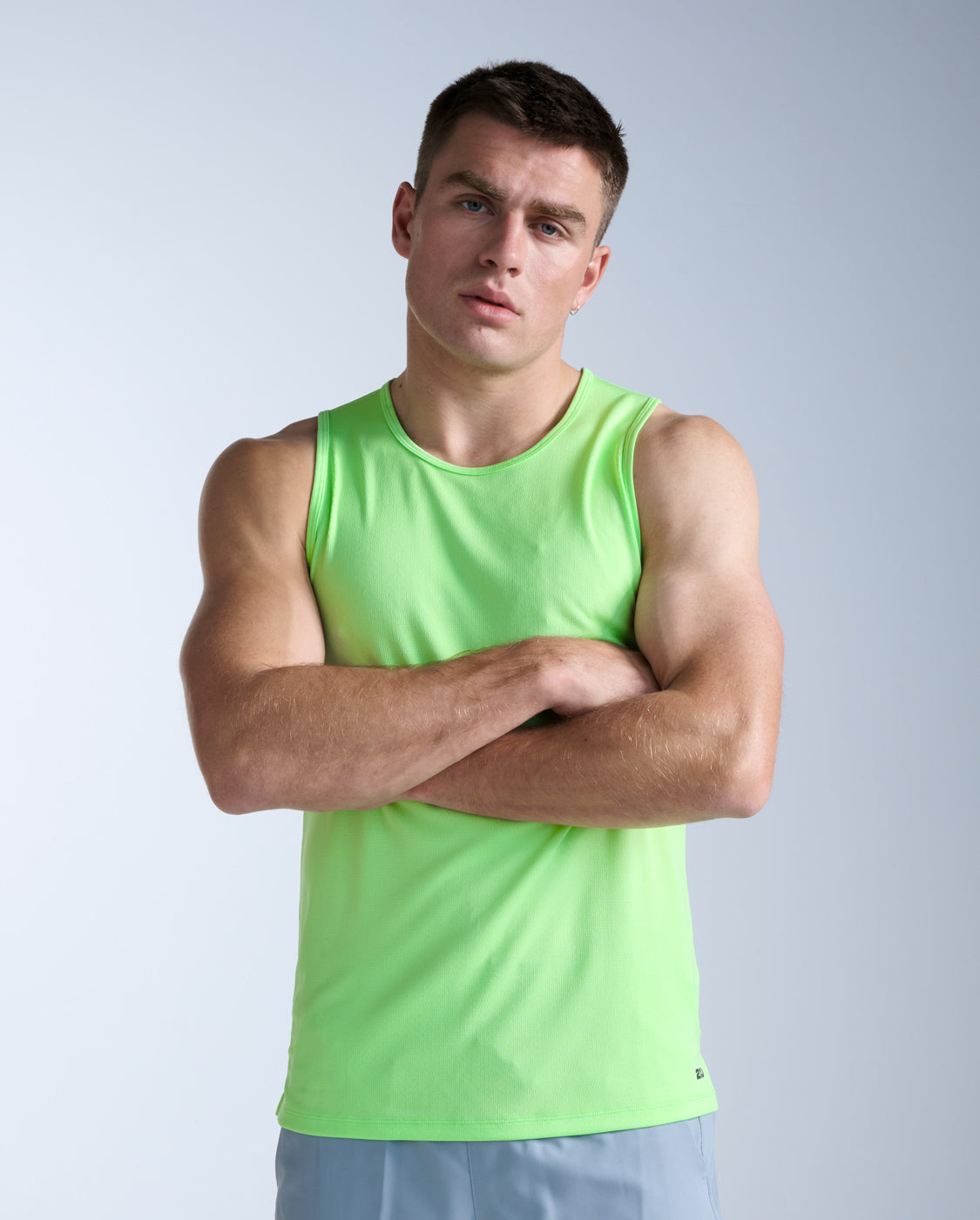 2xu-aero-tank-lauf-singlet-lime-zest-herren image 1