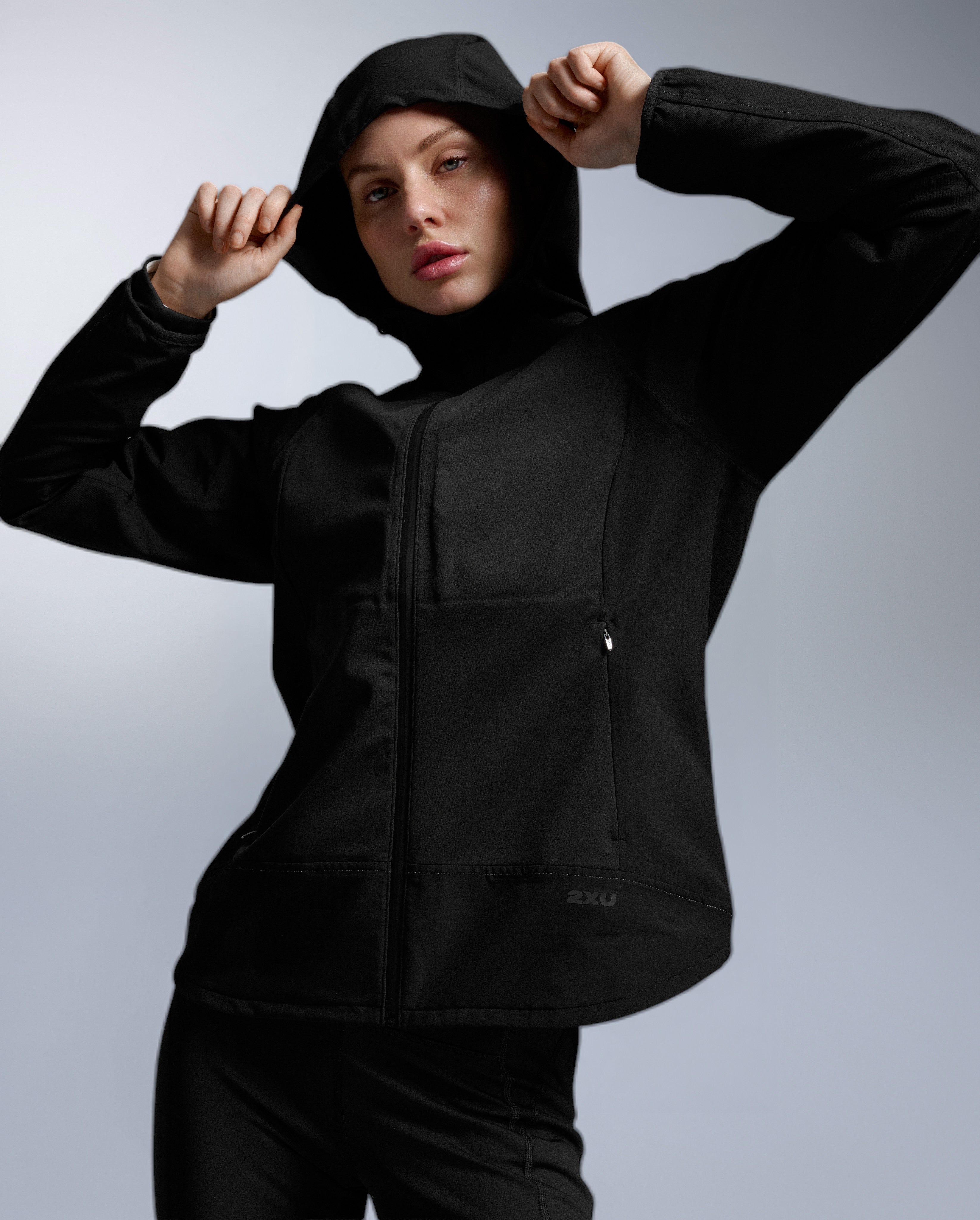 2xu-ignition-shield-softshelljacke-damen-schwarz image 1