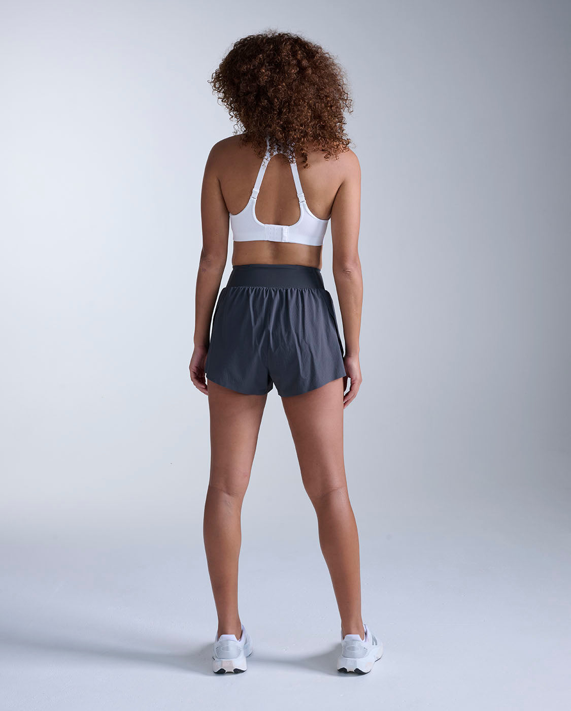 2xu-light-speed-hi-rise-3-inch-shorts-india-ink image 6