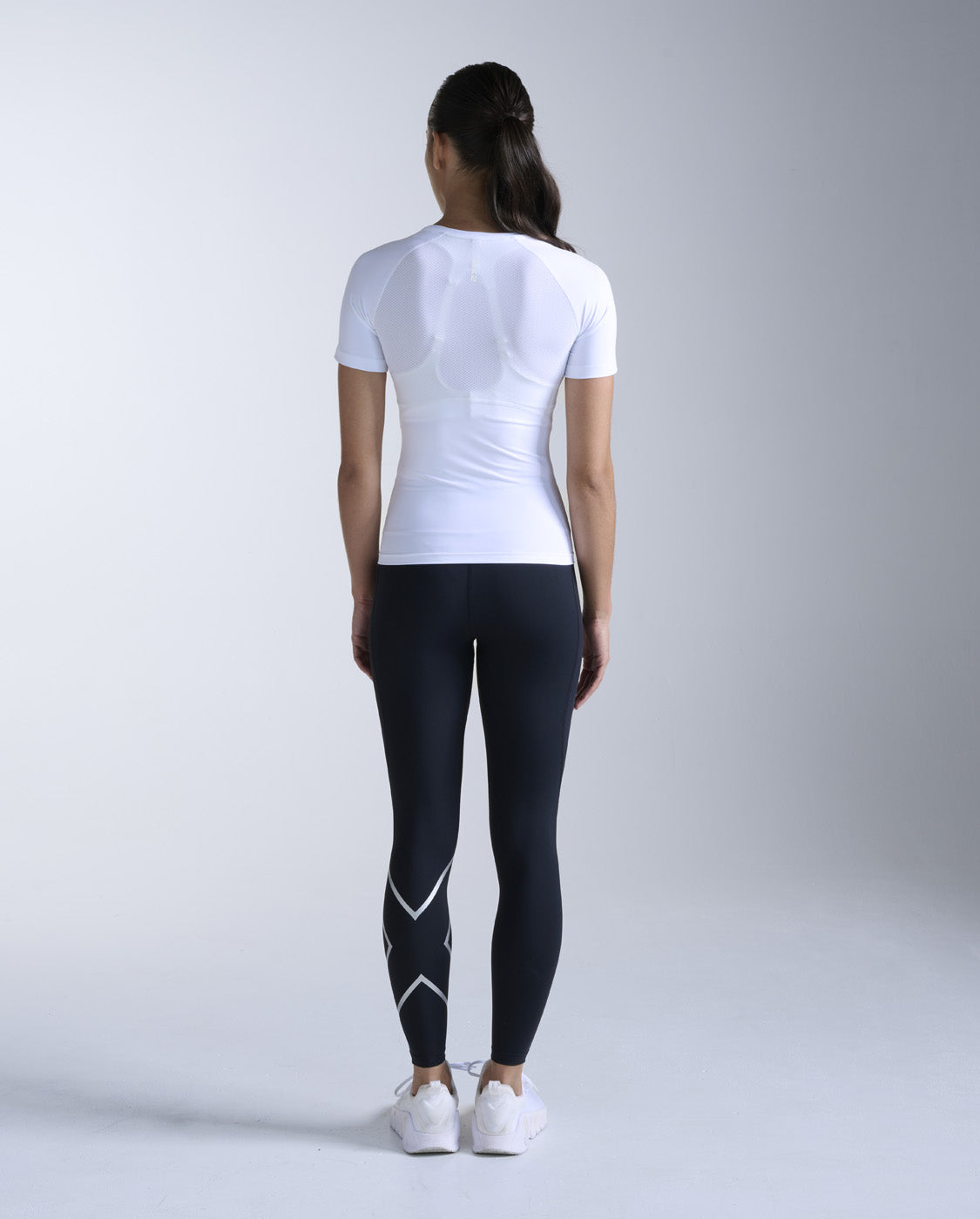 2xu-core-compression-short-sleeve-damen-wei-shirt image 3