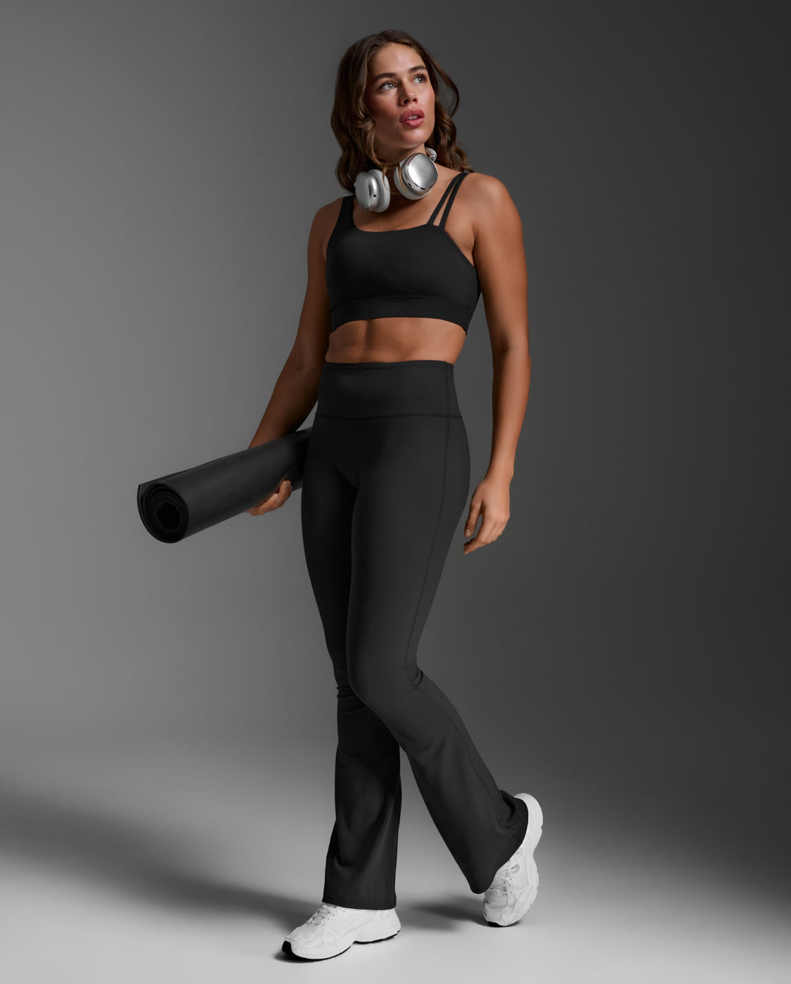2xu-fluid-hi-rise-flare-pant-trainingshose-schwarz image 6
